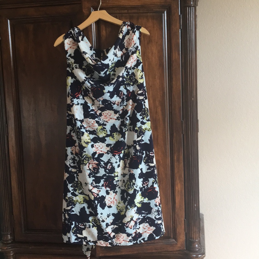 Maternity dress. Floral.
